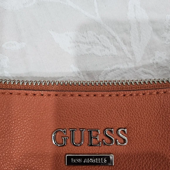Guess shoulder bag with cross body chain - Picture 4 of 9